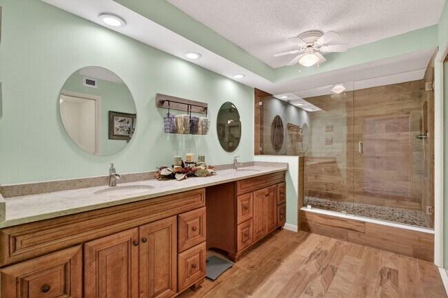 Building Photo - 9650 S Ocean Dr