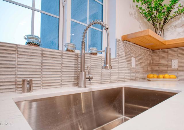 Building Photo - 2327 Langdale Ave