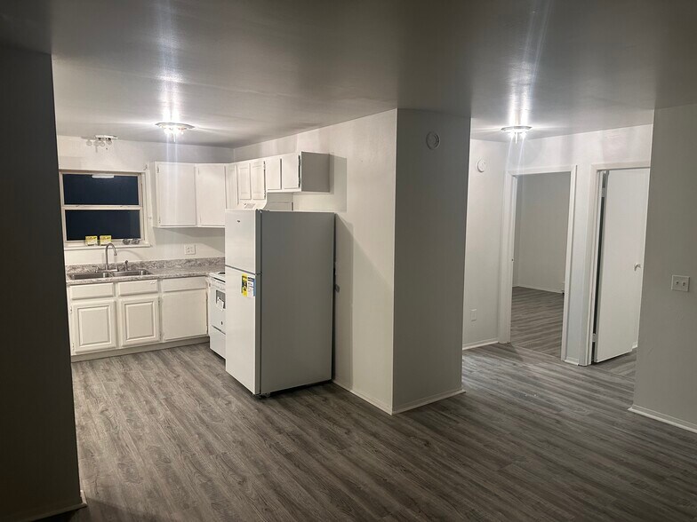 Building Photo - 4476 3rd St