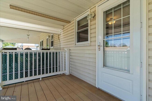 Building Photo - 1268 Delbert Ave