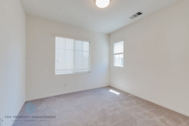 Building Photo - 4-bedroom, 3-bath home in the gated community of Harvest at The Preserve in Chino