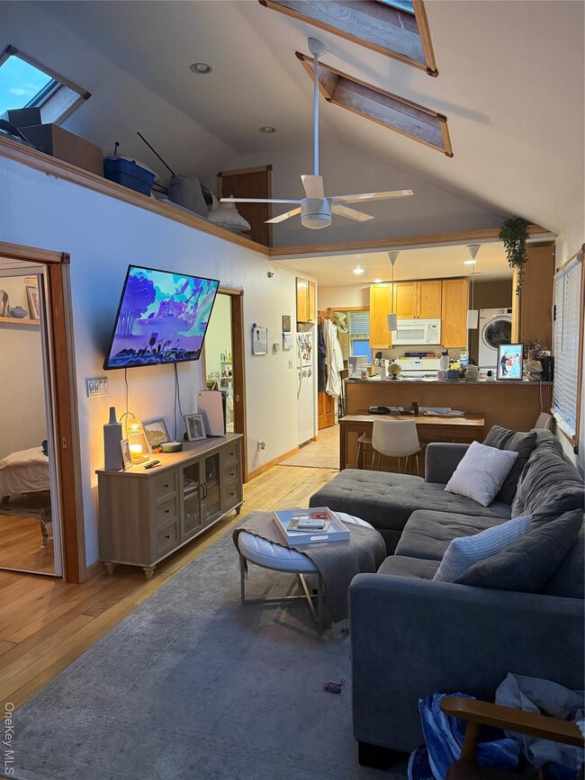 Building Photo - 67 Florida St