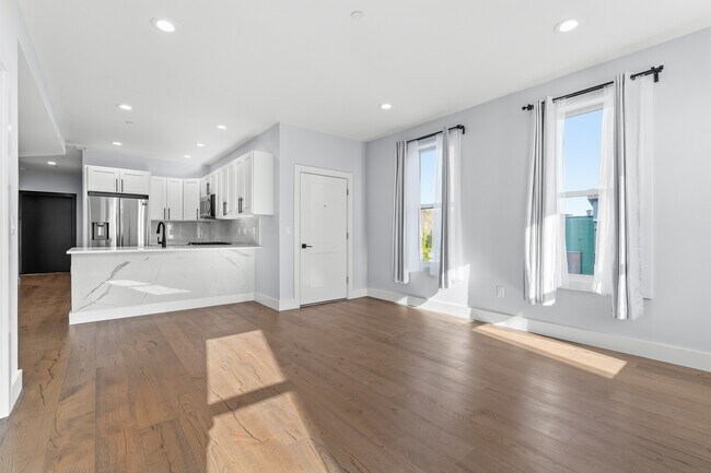 Building Photo - 3850 Washington St