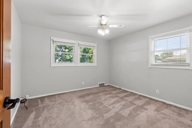 Building Photo - Beautiful South Perry Home