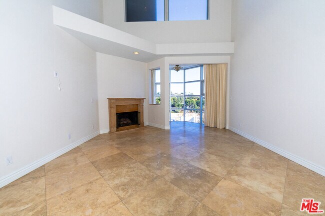 Building Photo - 171 N Church Ln