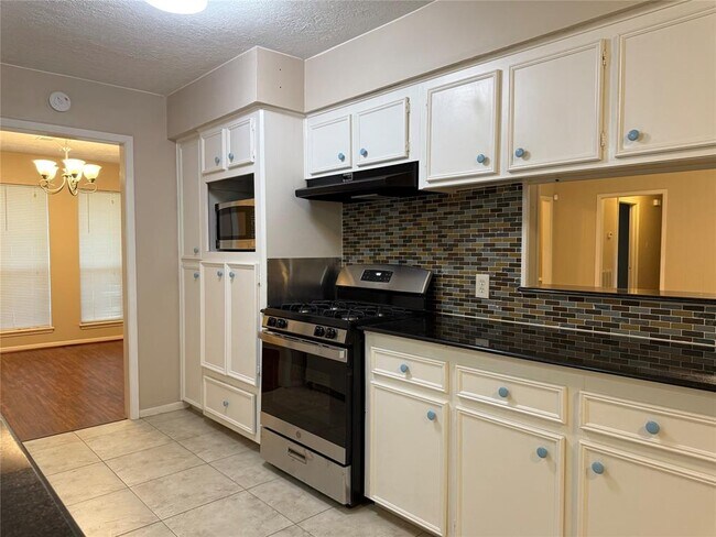 Building Photo - 13430 Exton Ln