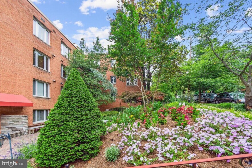 Building Photo - 2400 41st St NW