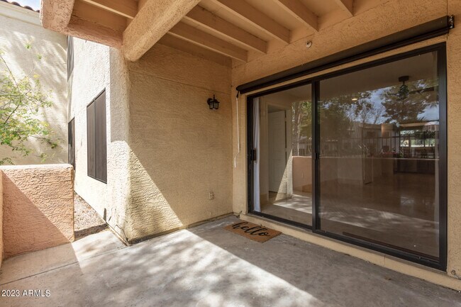 Building Photo - 9990 N Scottsdale Rd