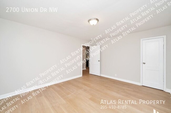 Building Photo - 2700 Union Dr NW