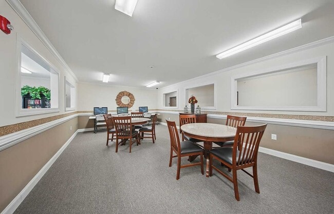 Building Photo - Ulster Gardens