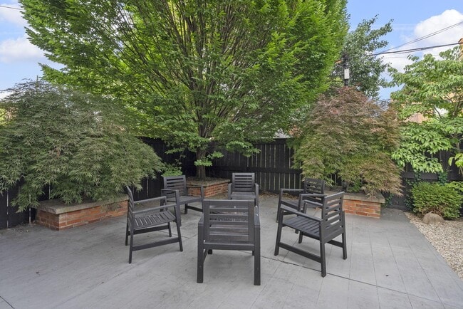 Building Photo - 610 City Park Ave