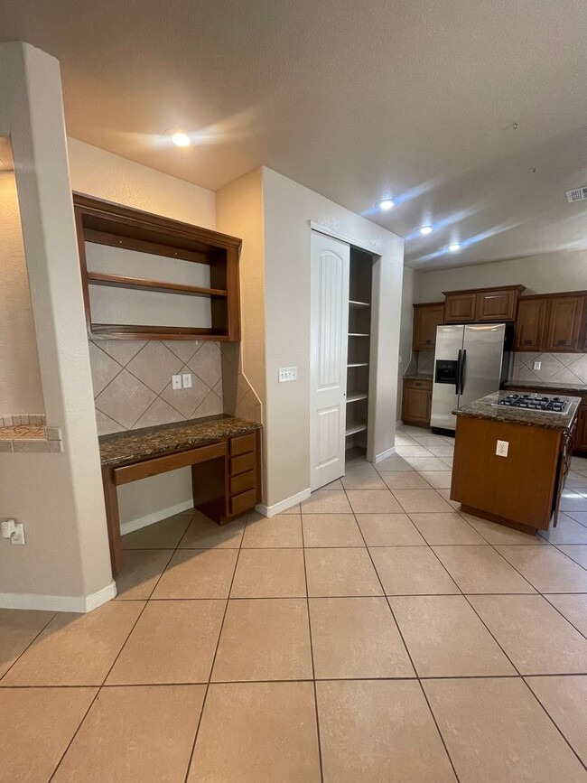 Building Photo - Lovely Spacious 4 Bedroom Home w/office space in Rinconada Area