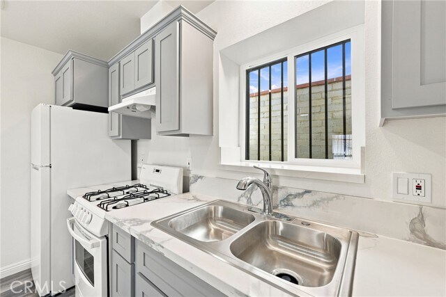 Building Photo - 10646 S Wilton Pl