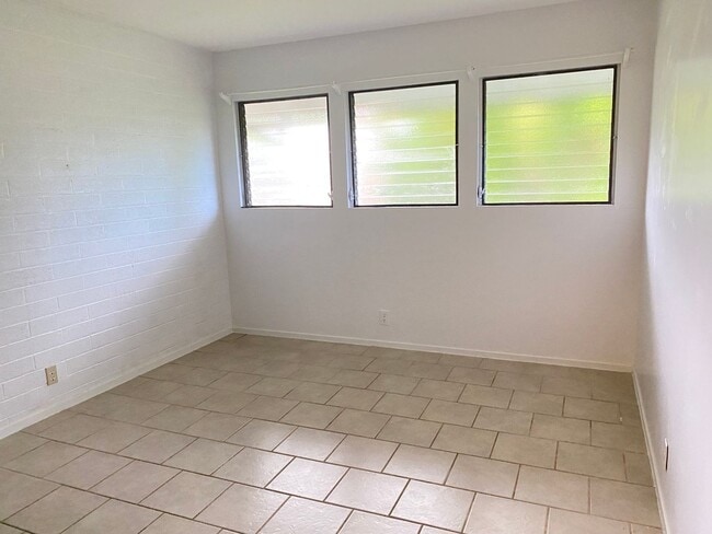 Building Photo - 3BR/2.5BA Condo in Wainaku - Hale Huki