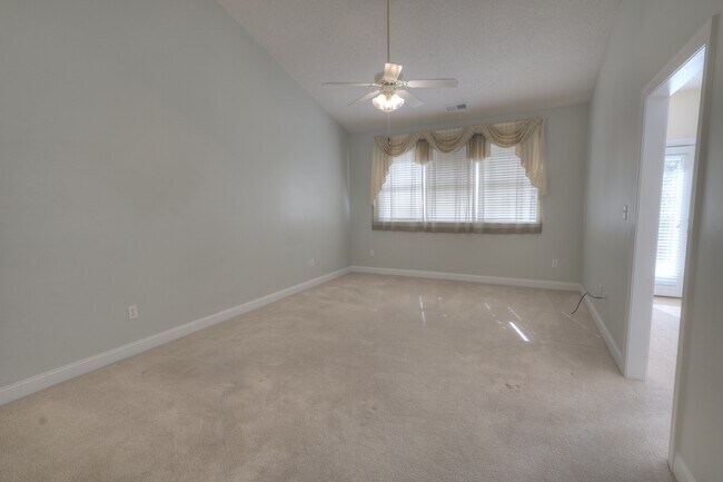 Building Photo - 6260 Alyssum Pl