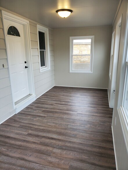 Building Photo - 119 W Wisconsin Ave