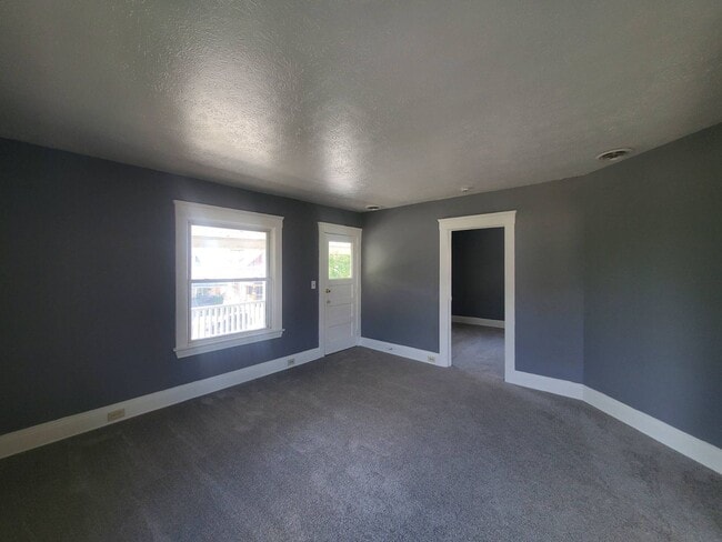 Building Photo - 4265 W 36th St