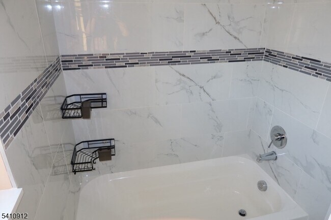 Building Photo - 298 Ridgewood Ave