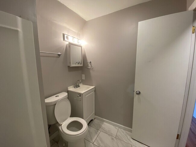 Building Photo - 55 Parker St