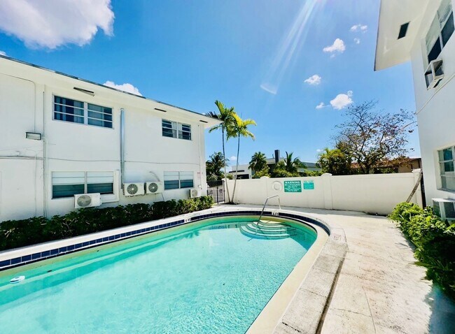 Building Photo - 11605 Canal Dr