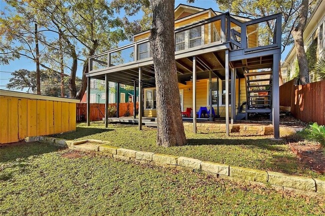 Building Photo - 607 Baylor St