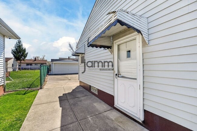 Building Photo - 16261 Remora Blvd