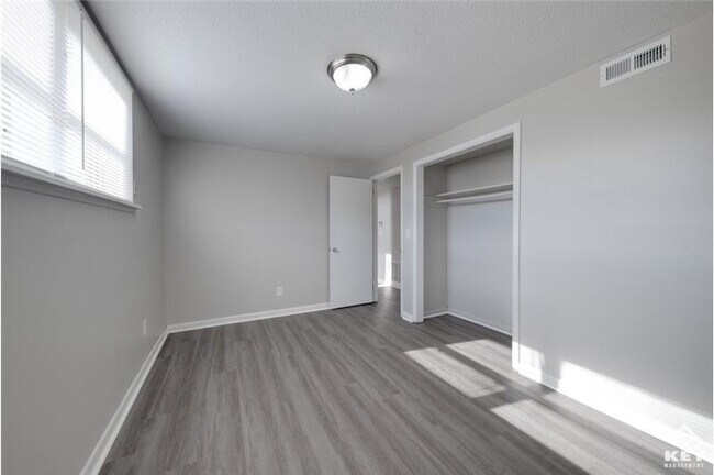 Building Photo - 2975 Salina Ct