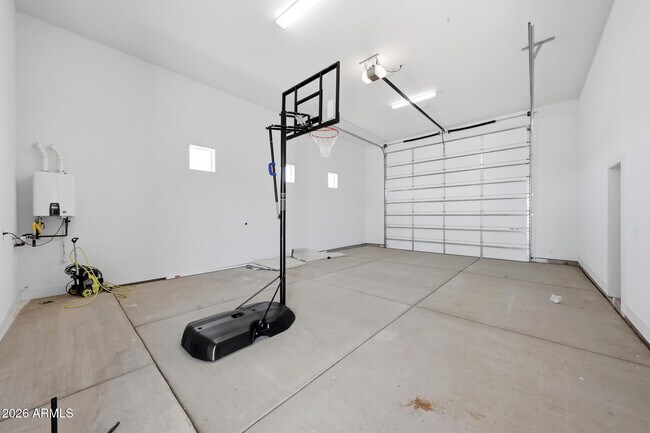 Building Photo - 6896 E Lomas Verdes Dr