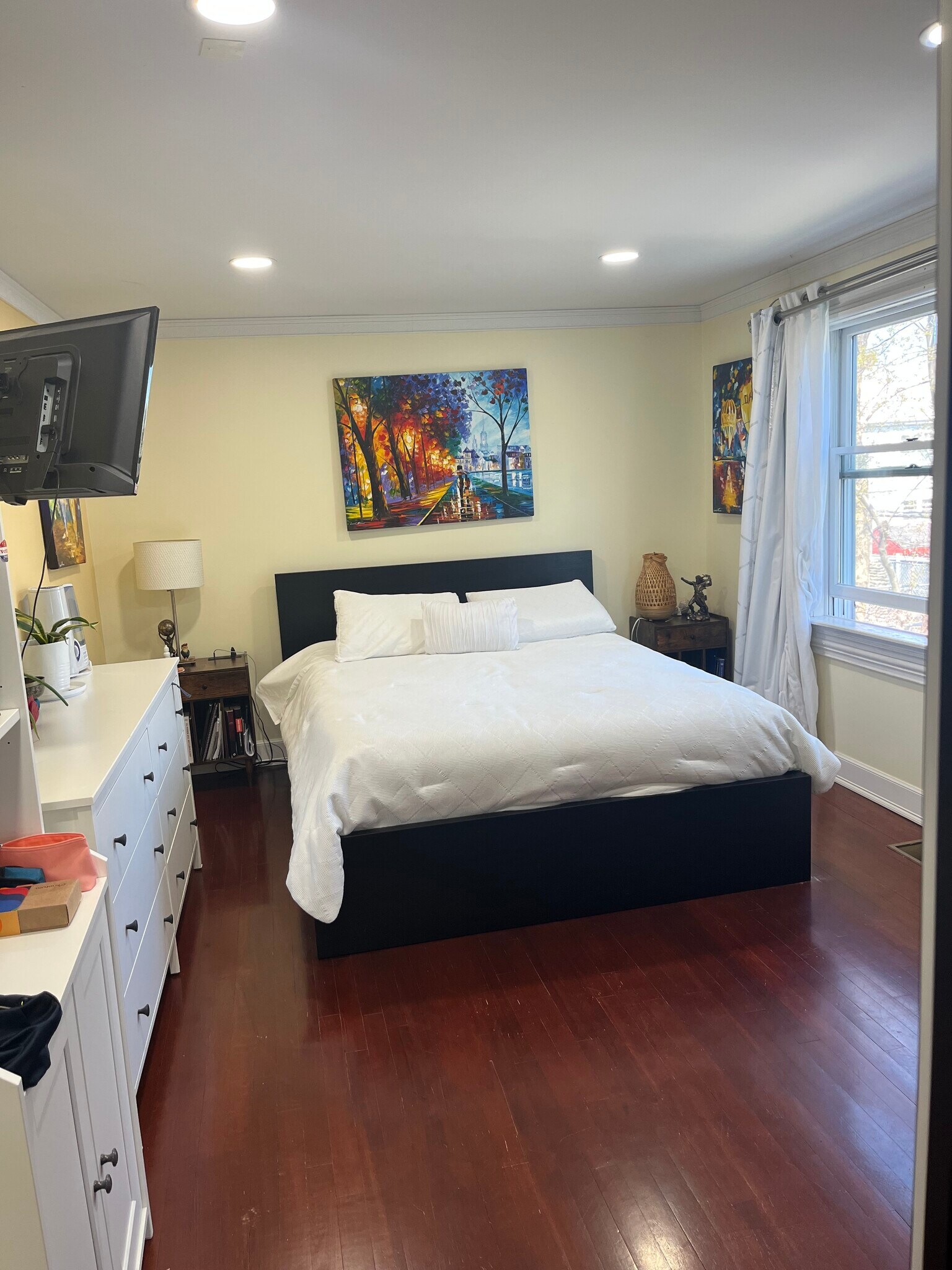 Building Photo - 94 Oakwood Ave