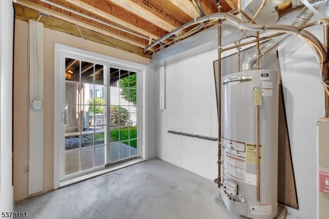 Building Photo - 18 Brock Ln