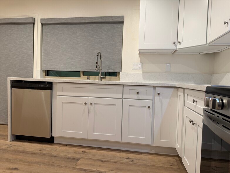 Building Photo - 3832 Chelsea Dr