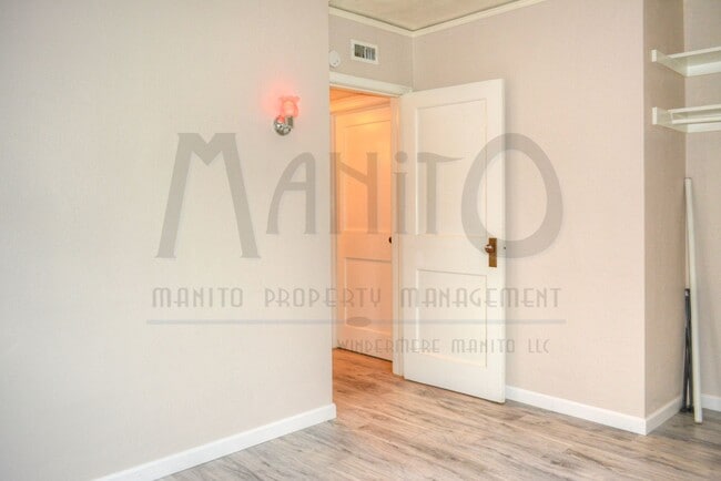 Building Photo - Charming Garden Springs Home