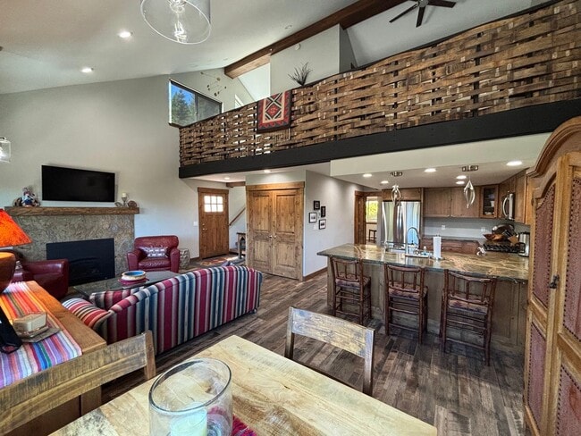 Building Photo - Beautiful Lake Tahoe 3 bedroom condo!