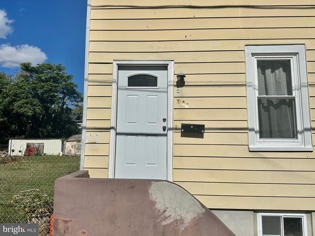 Building Photo - 104 New Rose St