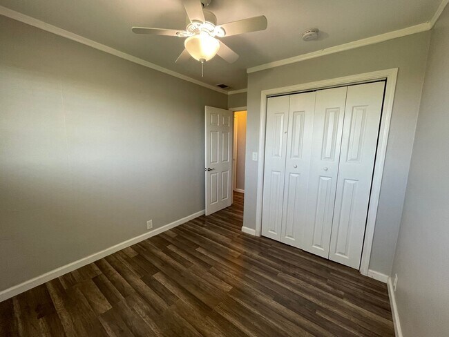 Building Photo - Country Charm Living Single Story Ranch Home