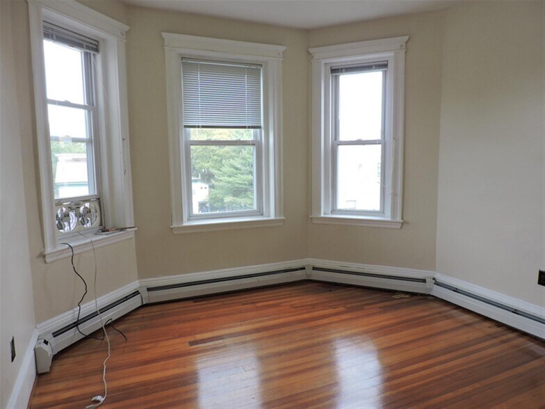 Building Photo - 274 Brookline St