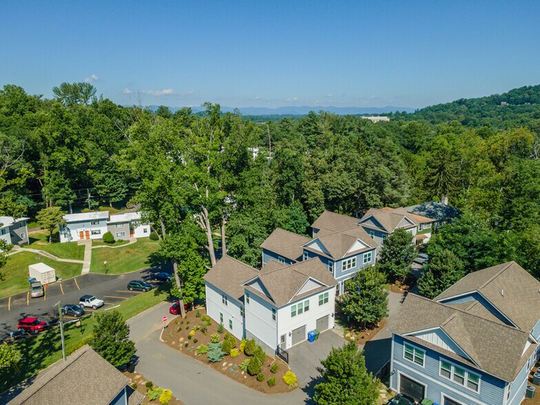 Building Photo - 32 Plant Pl