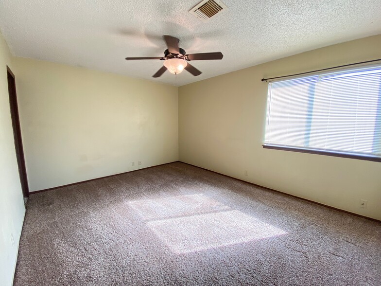 Building Photo - 9630 Hefner Village Blvd