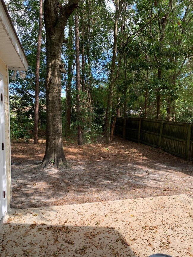 Building Photo - $500 OFF 1ST MONTH'S RENT3 Bedroom 3 Bath ...