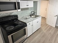 Building Photo - 327 Dover St