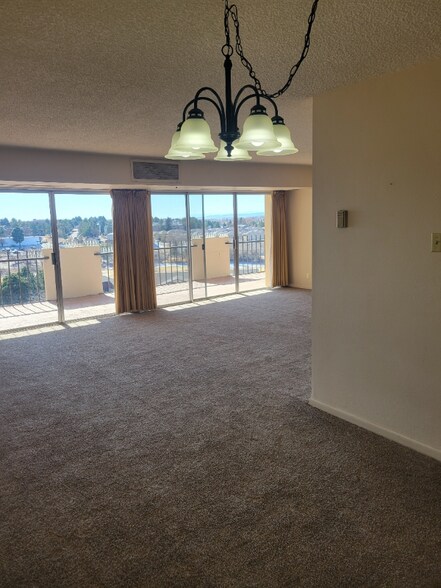 Building Photo - 411 Lakewood Cir