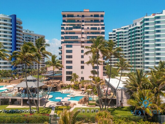 Building Photo - 5225 Collins Ave