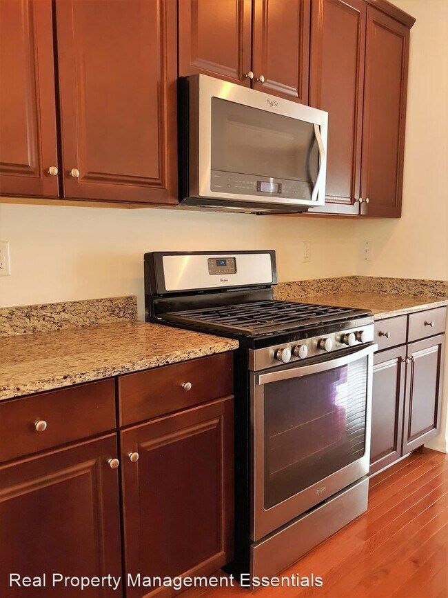 Building Photo - 4 br, 3.5 bath House - 508 Cobble Dr