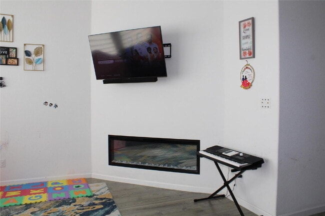 Building Photo - 3108 Armstrong Ave