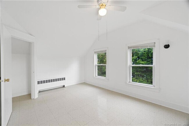 Building Photo - 32 1/2 Westville Ave