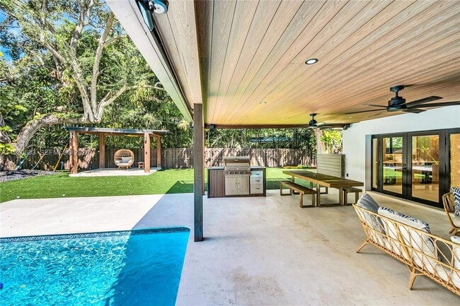 Building Photo - 11340 SW 74th Ct