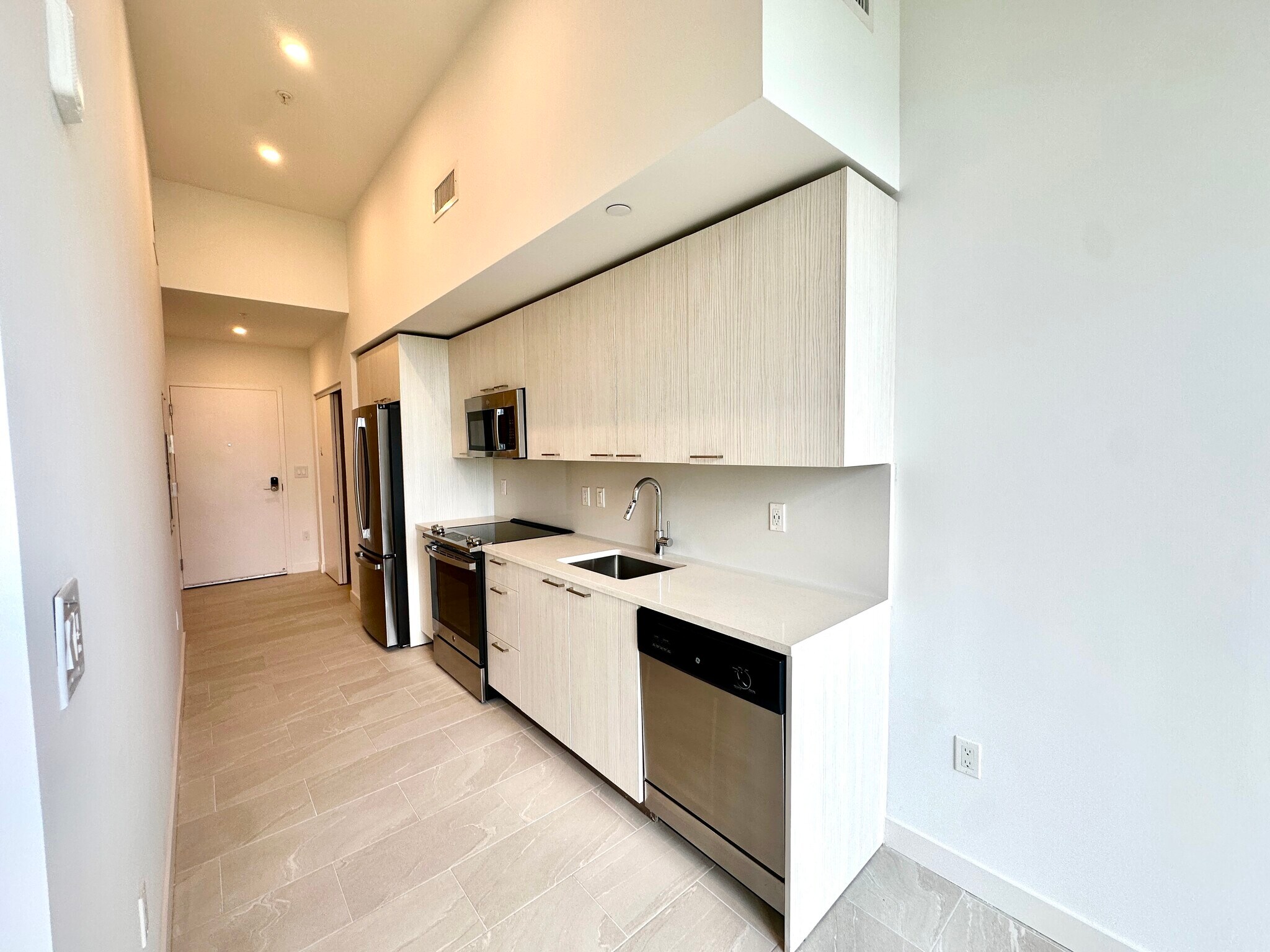 Building Photo - 1936 NW 2nd Ct