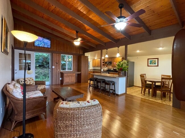 Building Photo - Charming Hamakua Coast Furnished Rental Available: 2 BR / 1.75 BA