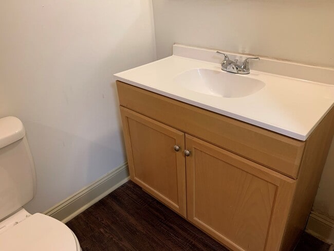 Building Photo - 3 Bedroom House off Timberlake Road