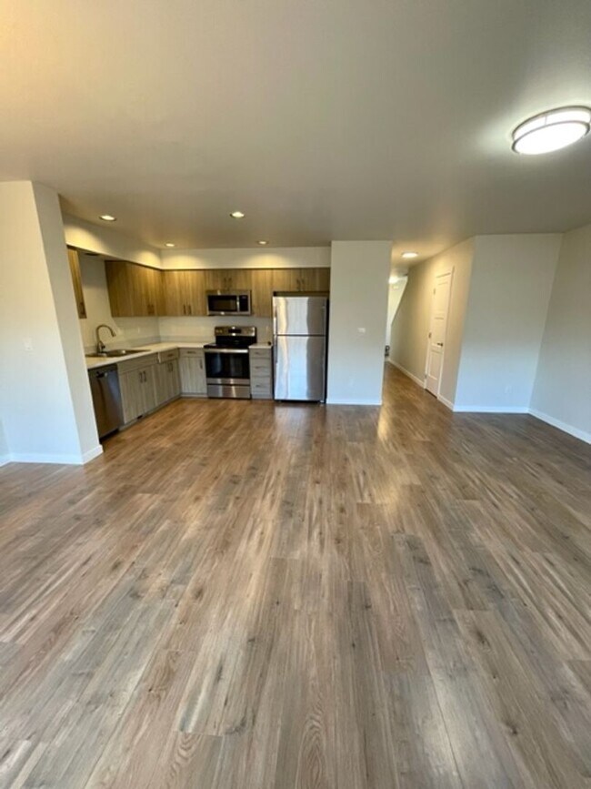 Building Photo - 2981 NE Canoe Ct
